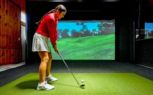 Red Wolf Golf Course indoor simulator